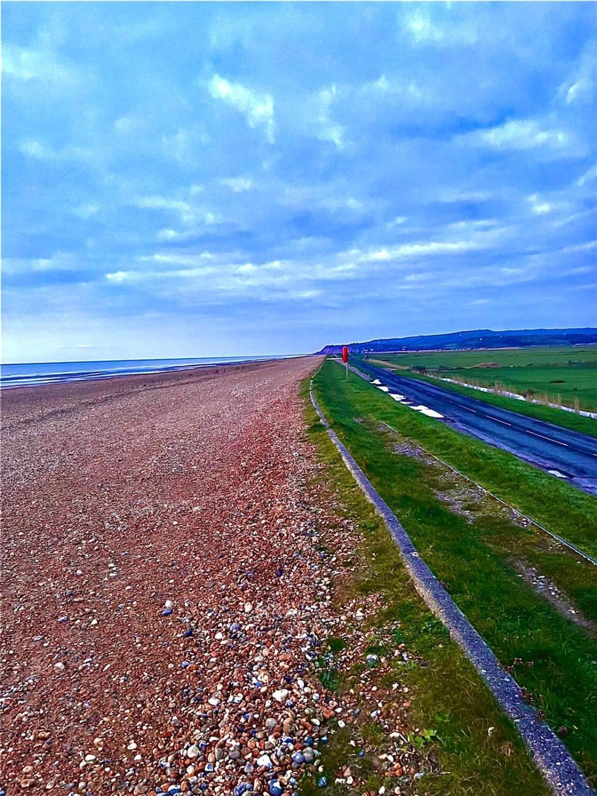 Seascape Horizon At Sands